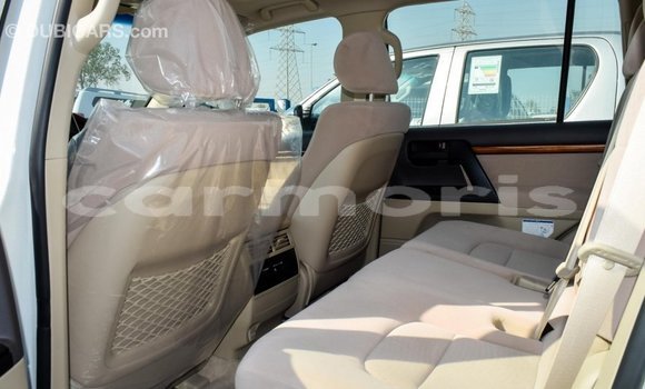 Acheter Import Voiture Toyota Land Cruiser Blanc à Import - Dubai, Îles Agalega Acheter Import Voiture Toyota Land Cruiser Blanc à Import - Dubai, Îles Agalega