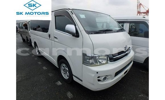 Buy Import Toyota Regius White Car in Import - Dubai in Agalega Islands Buy Import Toyota Regius White Car in Import - Dubai in Agalega Islands