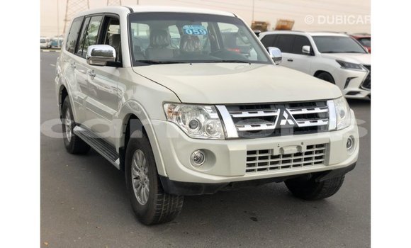Buy Import Mitsubishi Pajero White Car in Import - Dubai in Agalega Islands Buy Import Mitsubishi Pajero White Car in Import - Dubai in Agalega Islands
