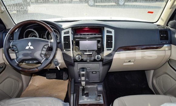 Buy Import Mitsubishi Pajero White Car in Import - Dubai in Agalega Islands Buy Import Mitsubishi Pajero White Car in Import - Dubai in Agalega Islands