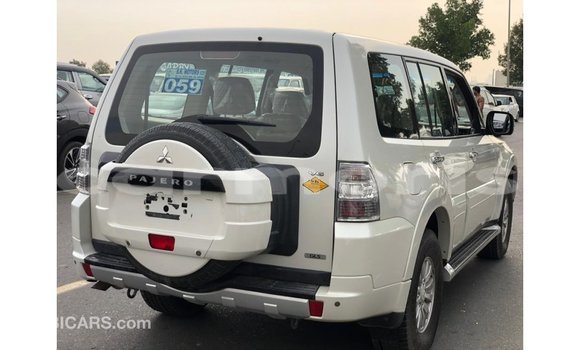 Buy Import Mitsubishi Pajero White Car in Import - Dubai in Agalega Islands Buy Import Mitsubishi Pajero White Car in Import - Dubai in Agalega Islands