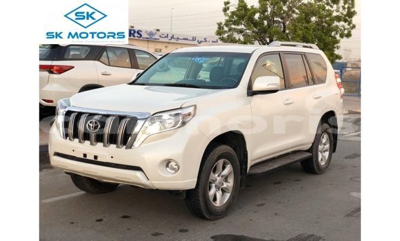 Acheter Import Voiture Toyota Prado Blanc à Import - Dubai, Îles Agalega