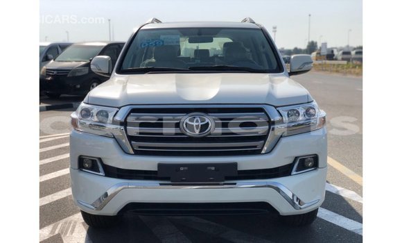 Buy Import Toyota Land Cruiser White Car in Import - Dubai in Agalega Islands Buy Import Toyota Land Cruiser White Car in Import - Dubai in Agalega Islands