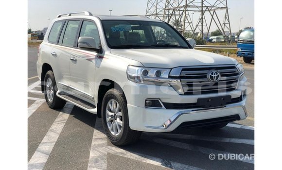 Buy Import Toyota Land Cruiser White Car in Import - Dubai in Agalega Islands Buy Import Toyota Land Cruiser White Car in Import - Dubai in Agalega Islands