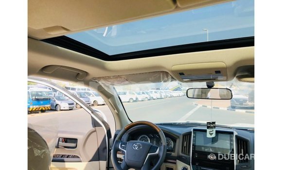 Buy Import Toyota Land Cruiser White Car in Import - Dubai in Agalega Islands Buy Import Toyota Land Cruiser White Car in Import - Dubai in Agalega Islands