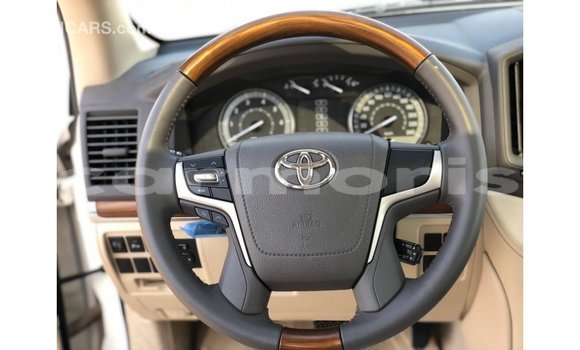 Buy Import Toyota Land Cruiser White Car in Import - Dubai in Agalega Islands Buy Import Toyota Land Cruiser White Car in Import - Dubai in Agalega Islands