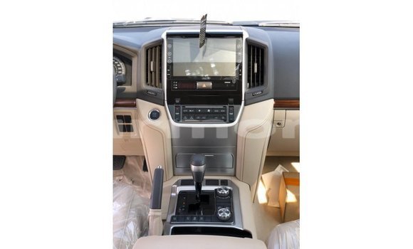 Buy Import Toyota Land Cruiser White Car in Import - Dubai in Agalega Islands Buy Import Toyota Land Cruiser White Car in Import - Dubai in Agalega Islands