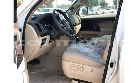 Buy Import Toyota Land Cruiser White Car in Import - Dubai in Agalega Islands Buy Import Toyota Land Cruiser White Car in Import - Dubai in Agalega Islands