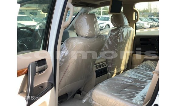 Buy Import Toyota Land Cruiser White Car in Import - Dubai in Agalega Islands Buy Import Toyota Land Cruiser White Car in Import - Dubai in Agalega Islands