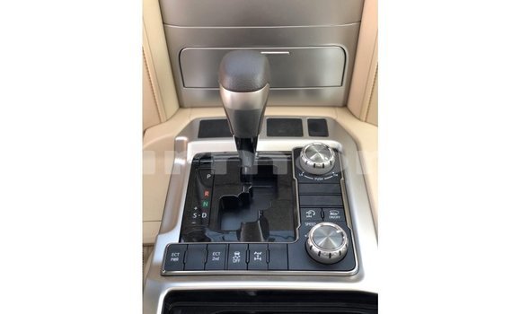 Buy Import Toyota Land Cruiser White Car in Import - Dubai in Agalega Islands Buy Import Toyota Land Cruiser White Car in Import - Dubai in Agalega Islands