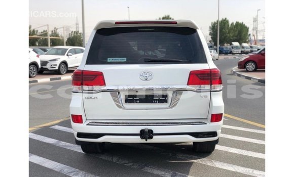 Buy Import Toyota Land Cruiser White Car in Import - Dubai in Agalega Islands Buy Import Toyota Land Cruiser White Car in Import - Dubai in Agalega Islands