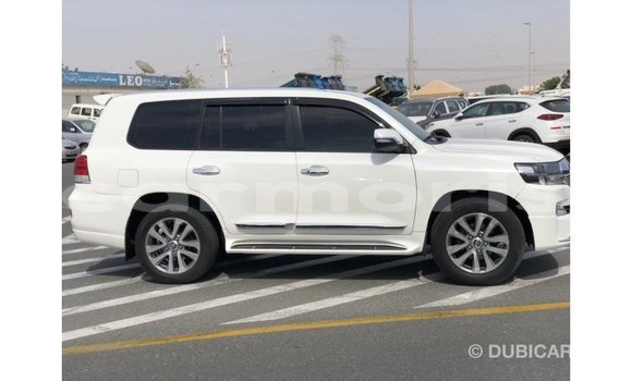 Buy Import Toyota Land Cruiser White Car in Import - Dubai in Agalega Islands Buy Import Toyota Land Cruiser White Car in Import - Dubai in Agalega Islands