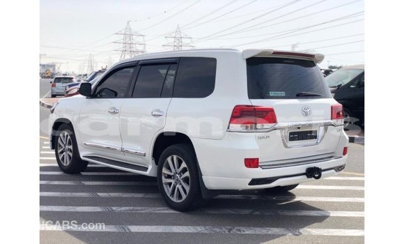 Buy Import Toyota Land Cruiser White Car in Import - Dubai in Agalega Islands Buy Import Toyota Land Cruiser White Car in Import - Dubai in Agalega Islands