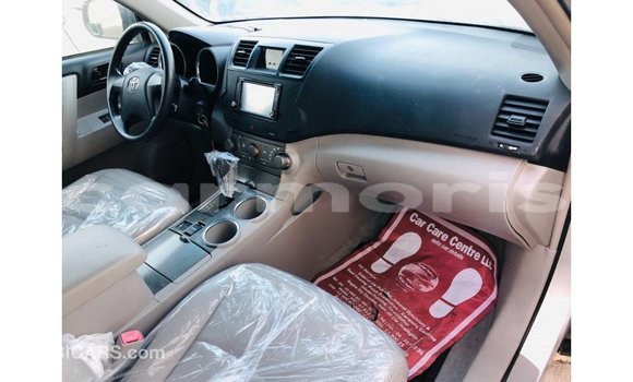 Buy Import Toyota Highlander Other Car in Import - Dubai in Agalega Islands Buy Import Toyota Highlander Other Car in Import - Dubai in Agalega Islands