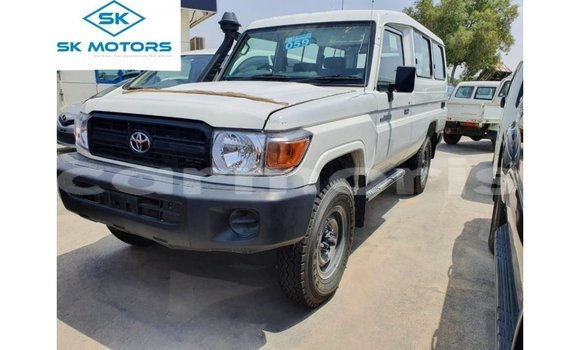 Buy Import Toyota Land Cruiser White Car in Import - Dubai in Agalega Islands Buy Import Toyota Land Cruiser White Car in Import - Dubai in Agalega Islands