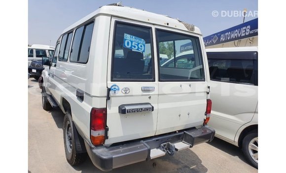 Buy Import Toyota Land Cruiser White Car in Import - Dubai in Agalega Islands Buy Import Toyota Land Cruiser White Car in Import - Dubai in Agalega Islands