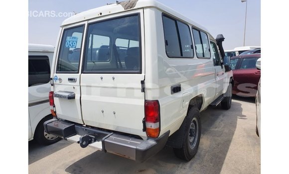 Buy Import Toyota Land Cruiser White Car in Import - Dubai in Agalega Islands Buy Import Toyota Land Cruiser White Car in Import - Dubai in Agalega Islands