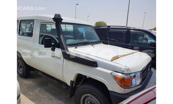 Buy Import Toyota Land Cruiser White Car in Import - Dubai in Agalega Islands Buy Import Toyota Land Cruiser White Car in Import - Dubai in Agalega Islands