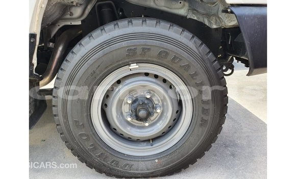 Buy Import Toyota Land Cruiser White Car in Import - Dubai in Agalega Islands Buy Import Toyota Land Cruiser White Car in Import - Dubai in Agalega Islands