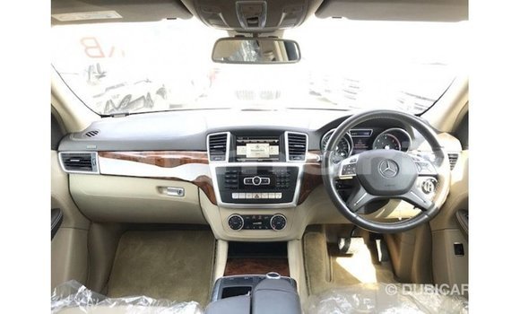 Buy Import Mercedes-Benz 190 White Car in Import - Dubai in Agalega Islands Buy Import Mercedes-Benz 190 White Car in Import - Dubai in Agalega Islands