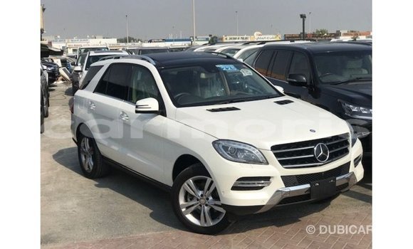 Buy Import Mercedes-Benz 190 White Car in Import - Dubai in Agalega Islands Buy Import Mercedes-Benz 190 White Car in Import - Dubai in Agalega Islands