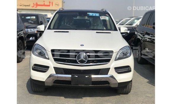 Buy Import Mercedes-Benz 190 White Car in Import - Dubai in Agalega Islands Buy Import Mercedes-Benz 190 White Car in Import - Dubai in Agalega Islands