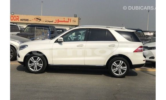 Buy Import Mercedes-Benz 190 White Car in Import - Dubai in Agalega Islands Buy Import Mercedes-Benz 190 White Car in Import - Dubai in Agalega Islands