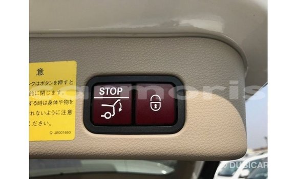 Buy Import Mercedes-Benz 190 White Car in Import - Dubai in Agalega Islands Buy Import Mercedes-Benz 190 White Car in Import - Dubai in Agalega Islands