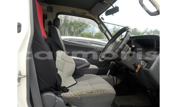Buy Import Toyota Hiace White Car in Import - Dubai in Agalega Islands Buy Import Toyota Hiace White Car in Import - Dubai in Agalega Islands