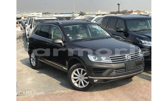 Acheter Import Voiture Volkswagen Touareg Marron à Import - Dubai, Îles Agalega Acheter Import Voiture Volkswagen Touareg Marron à Import - Dubai, Îles Agalega