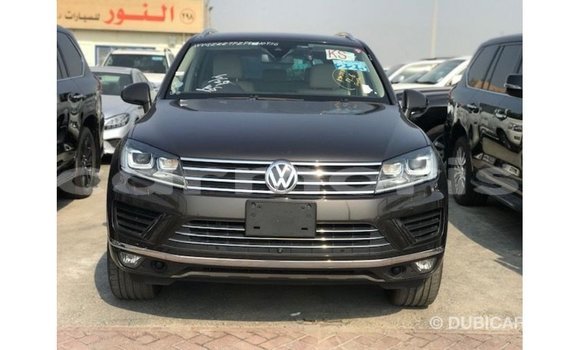 Acheter Import Voiture Volkswagen Touareg Marron à Import - Dubai, Îles Agalega Acheter Import Voiture Volkswagen Touareg Marron à Import - Dubai, Îles Agalega