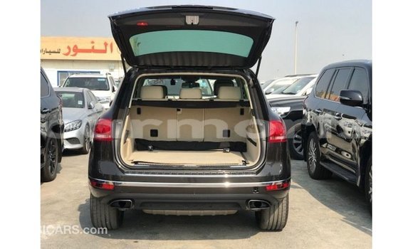 Acheter Import Voiture Volkswagen Touareg Marron à Import - Dubai, Îles Agalega Acheter Import Voiture Volkswagen Touareg Marron à Import - Dubai, Îles Agalega