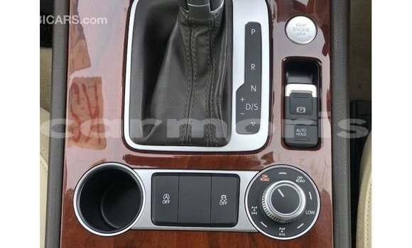 Acheter Import Voiture Volkswagen Touareg Marron à Import - Dubai, Îles Agalega Acheter Import Voiture Volkswagen Touareg Marron à Import - Dubai, Îles Agalega