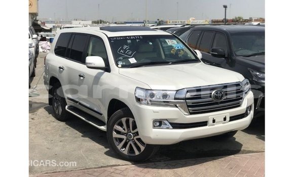 Acheter Import Voiture Toyota Land Cruiser Blanc à Import - Dubai, Îles Agalega Acheter Import Voiture Toyota Land Cruiser Blanc à Import - Dubai, Îles Agalega
