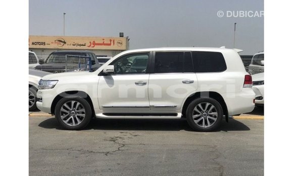 Acheter Import Voiture Toyota Land Cruiser Blanc à Import - Dubai, Îles Agalega Acheter Import Voiture Toyota Land Cruiser Blanc à Import - Dubai, Îles Agalega
