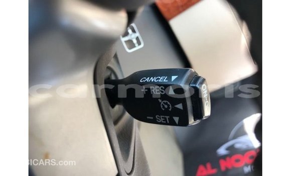 Acheter Import Voiture Toyota Land Cruiser Rouge à Import - Dubai, Îles Agalega Acheter Import Voiture Toyota Land Cruiser Rouge à Import - Dubai, Îles Agalega