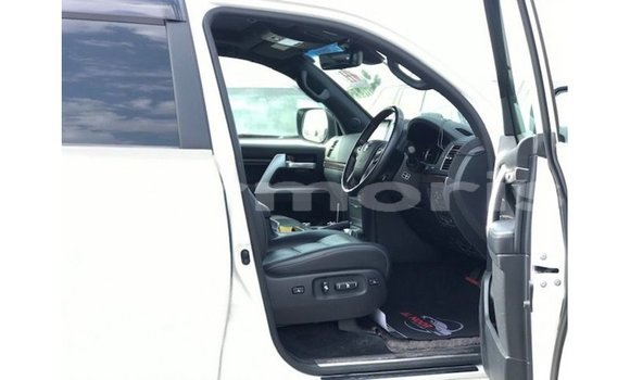 Acheter Import Voiture Toyota Land Cruiser Blanc à Import - Dubai, Îles Agalega Acheter Import Voiture Toyota Land Cruiser Blanc à Import - Dubai, Îles Agalega