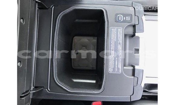 Acheter Import Voiture Toyota Land Cruiser Blanc à Import - Dubai, Îles Agalega Acheter Import Voiture Toyota Land Cruiser Blanc à Import - Dubai, Îles Agalega