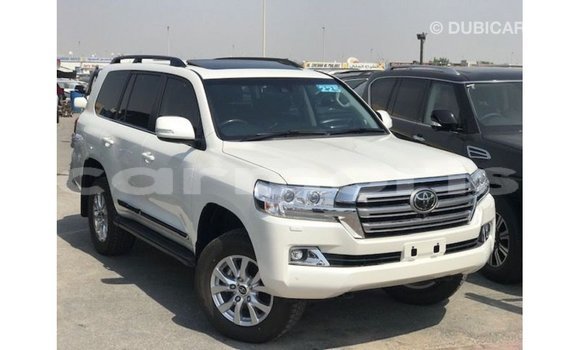 Acheter Import Voiture Toyota Land Cruiser Blanc à Import - Dubai, Îles Agalega Acheter Import Voiture Toyota Land Cruiser Blanc à Import - Dubai, Îles Agalega