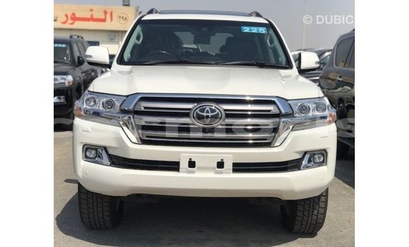 Acheter Import Voiture Toyota Land Cruiser Blanc à Import - Dubai, Îles Agalega Acheter Import Voiture Toyota Land Cruiser Blanc à Import - Dubai, Îles Agalega