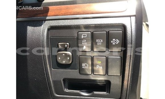 Acheter Import Voiture Toyota Land Cruiser Blanc à Import - Dubai, Îles Agalega Acheter Import Voiture Toyota Land Cruiser Blanc à Import - Dubai, Îles Agalega