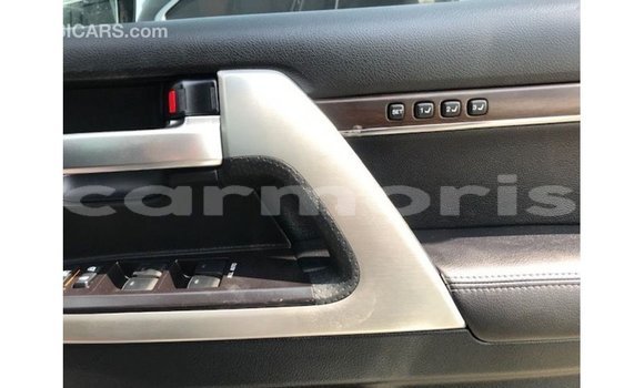 Acheter Import Voiture Toyota Land Cruiser Blanc à Import - Dubai, Îles Agalega Acheter Import Voiture Toyota Land Cruiser Blanc à Import - Dubai, Îles Agalega