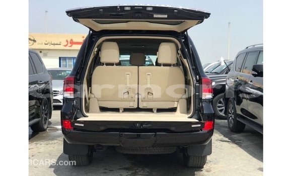 Acheter Import Voiture Toyota Land Cruiser Noir à Import - Dubai, Îles Agalega Acheter Import Voiture Toyota Land Cruiser Noir à Import - Dubai, Îles Agalega