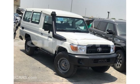 Acheter Import Voiture Toyota Land Cruiser Blanc à Import - Dubai, Îles Agalega Acheter Import Voiture Toyota Land Cruiser Blanc à Import - Dubai, Îles Agalega