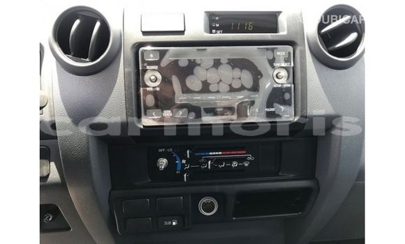 Acheter Import Voiture Toyota Land Cruiser Blanc à Import - Dubai, Îles Agalega Acheter Import Voiture Toyota Land Cruiser Blanc à Import - Dubai, Îles Agalega