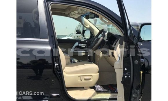 Acheter Import Voiture Toyota Land Cruiser Noir à Import - Dubai, Îles Agalega Acheter Import Voiture Toyota Land Cruiser Noir à Import - Dubai, Îles Agalega