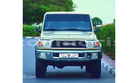 Buy Import Toyota Land Cruiser Beige Car in Import - Dubai in Agalega Islands Buy Import Toyota Land Cruiser Beige Car in Import - Dubai in Agalega Islands