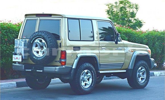 Buy Import Toyota Land Cruiser Beige Car in Import - Dubai in Agalega Islands Buy Import Toyota Land Cruiser Beige Car in Import - Dubai in Agalega Islands