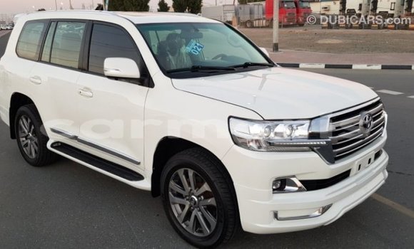 Buy Import Toyota Land Cruiser White Car in Import - Dubai in Agalega Islands Buy Import Toyota Land Cruiser White Car in Import - Dubai in Agalega Islands