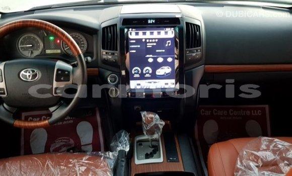 Buy Import Toyota Land Cruiser White Car in Import - Dubai in Agalega Islands Buy Import Toyota Land Cruiser White Car in Import - Dubai in Agalega Islands